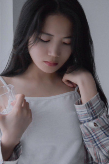 肉妇春潮干柴烈火ⅩXX视频